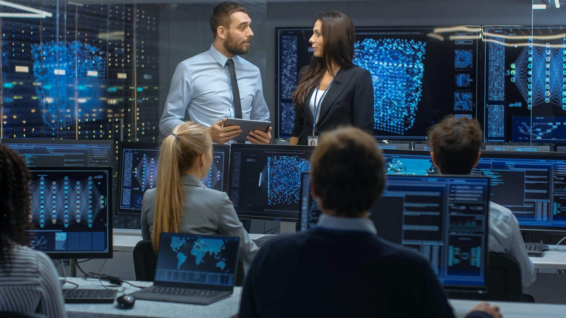 What UAE Businesses Should Know Before Moving to the Cloud 1